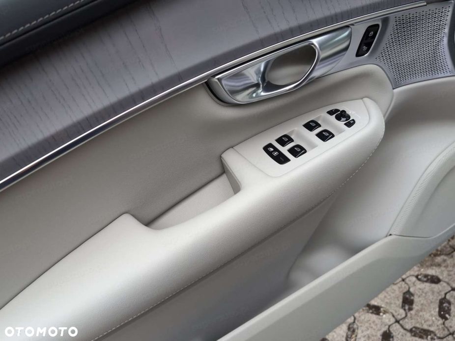 Volvo XC 60 B5 B AWD Ultra Bright - 13