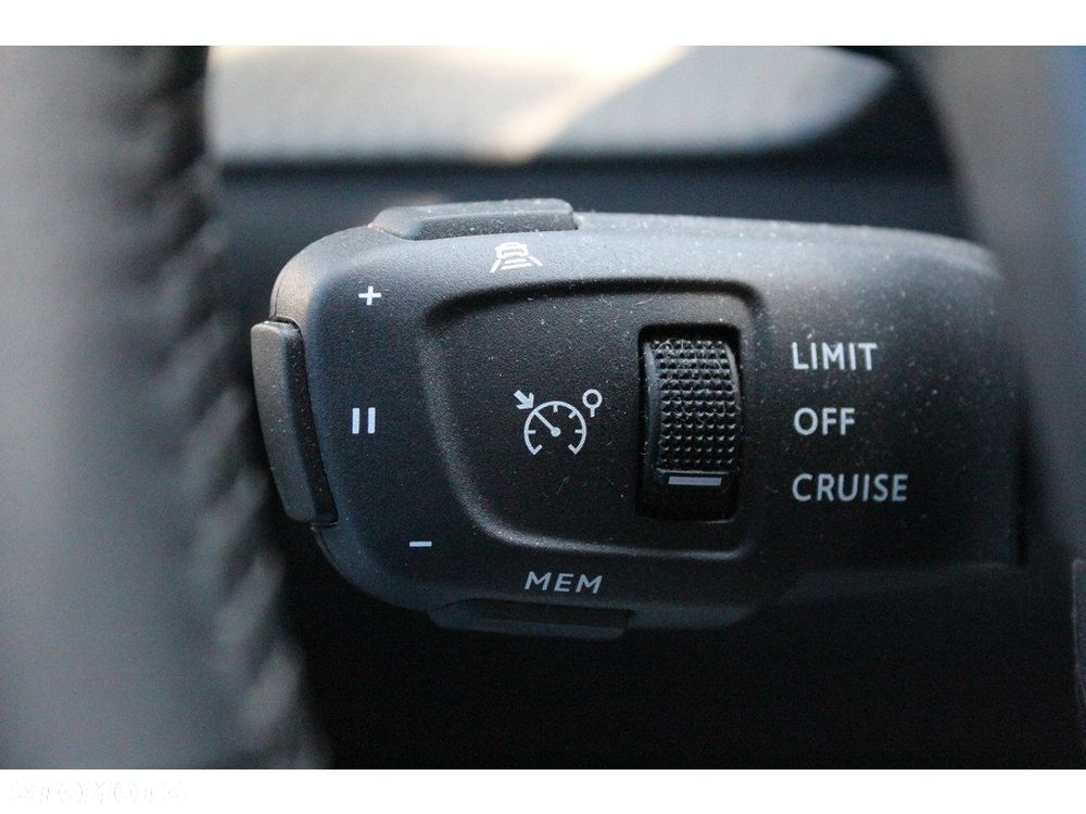 Peugeot 2008 1.5 BlueHDi Allure Pack S&S - 16