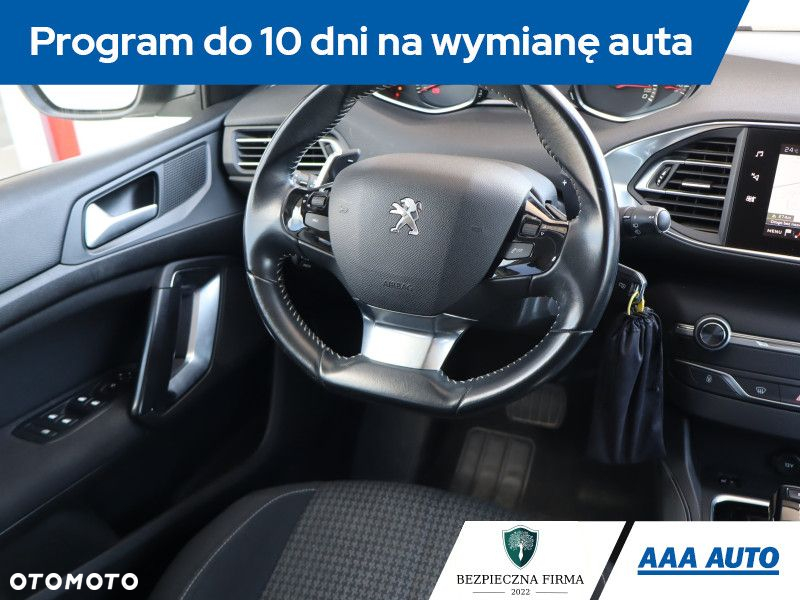 Peugeot 308 - 8
