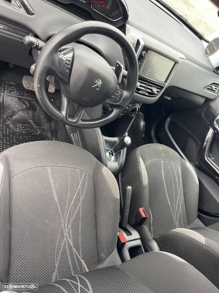 Peugeot 208 ver-1-2-hybrid-active-e--dcs6 - 7