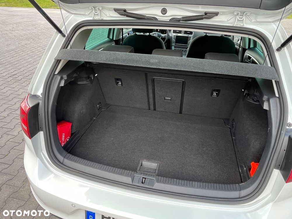Volkswagen Golf 1.6 TDI BlueMotion Technology Lounge - 24