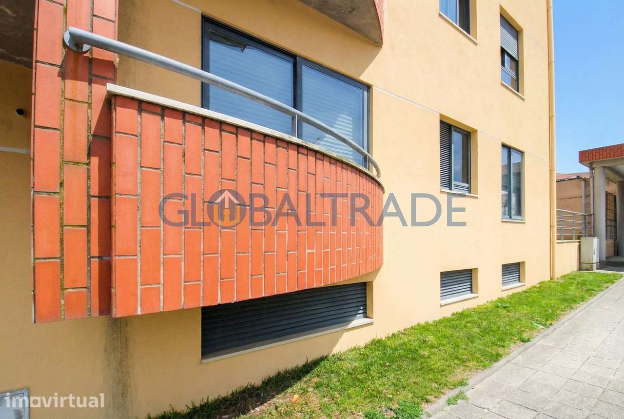 Apartamento T3 Renovado - Condomínio Fechado em Rio Tinto - Grande imagem: 3/42