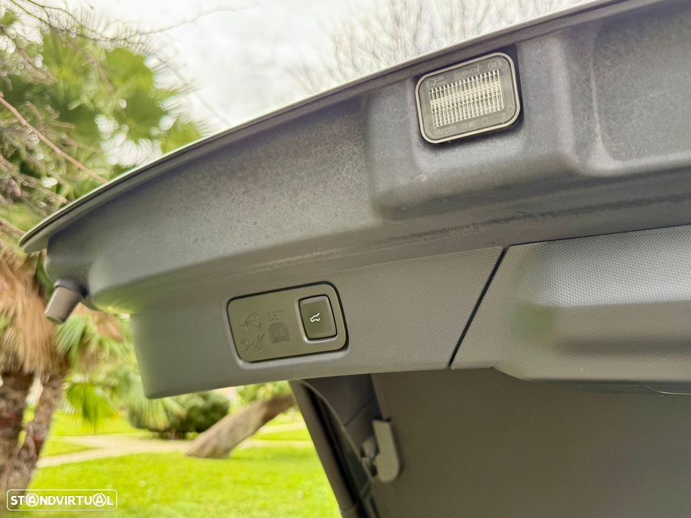 Ford Mustang Mach-E AWD GT - 44