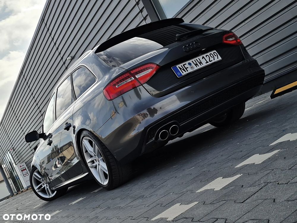 Audi A4 Avant 2.0 TDI DPF quattro S tronic S line Sportpaket - 33