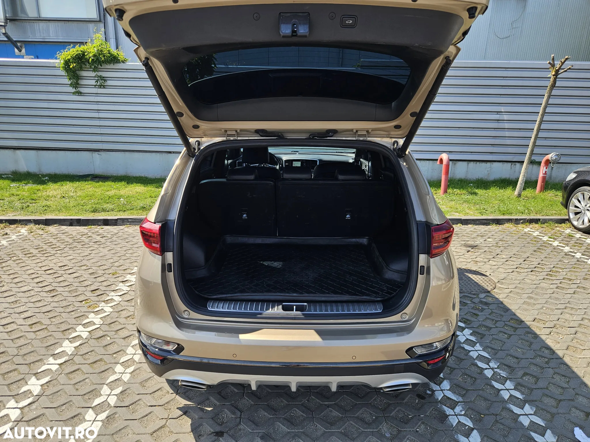 Kia Sportage 1.6 T-GDI 7DCT 4x4 GT Line - 10