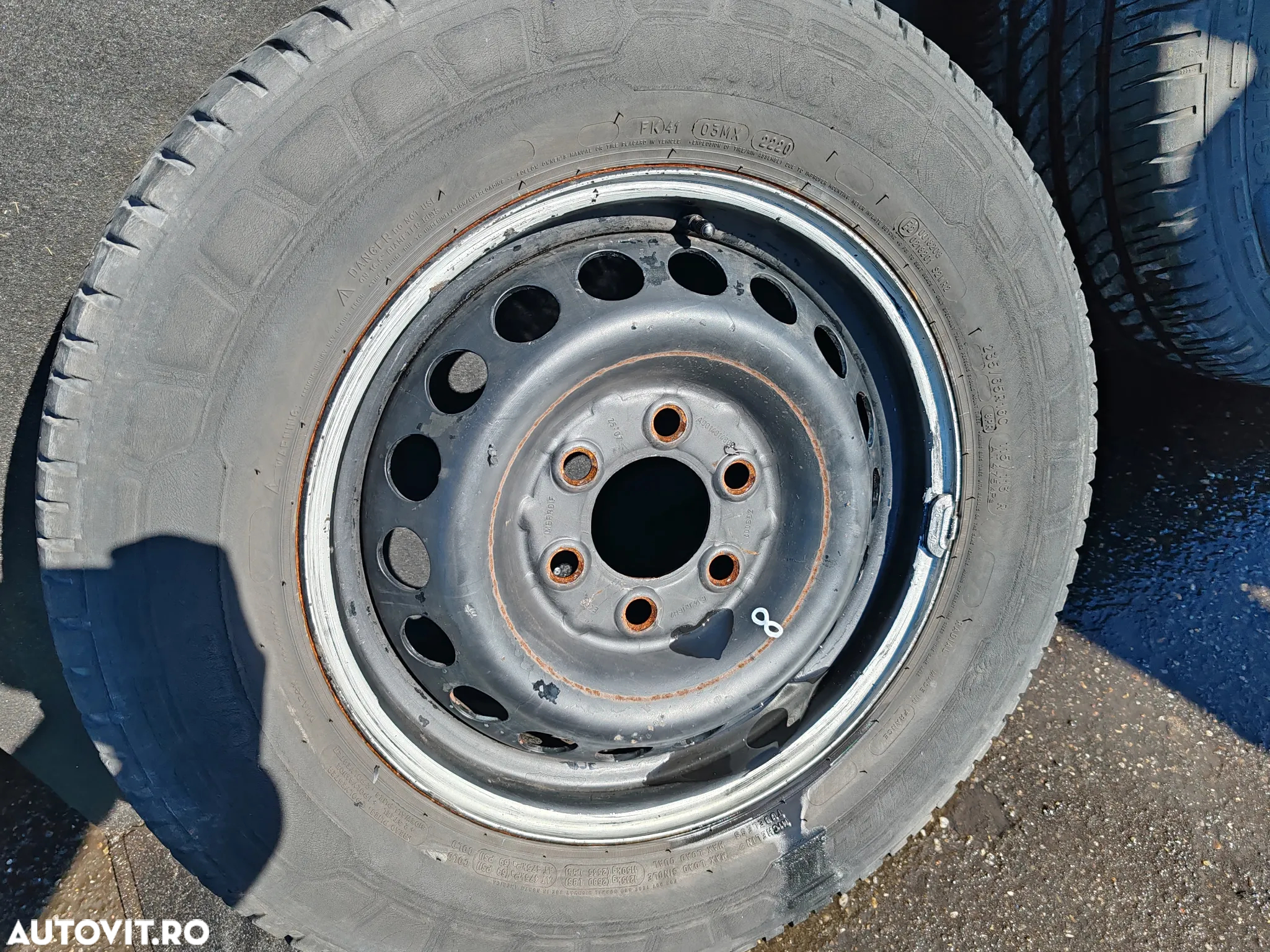 SET  Jante + anvelope sprinter pe 16 cu 6 prezoane Mercedes-Benz 235/65/R16C 4bucati  AN  2007-2016 - 4