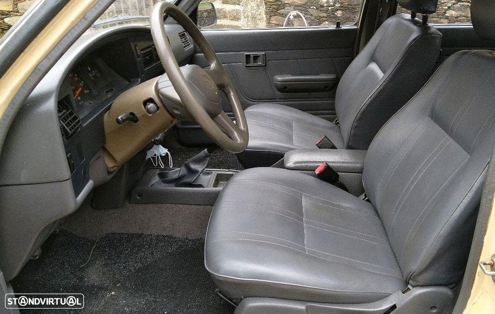 Toyota Hilux - 4