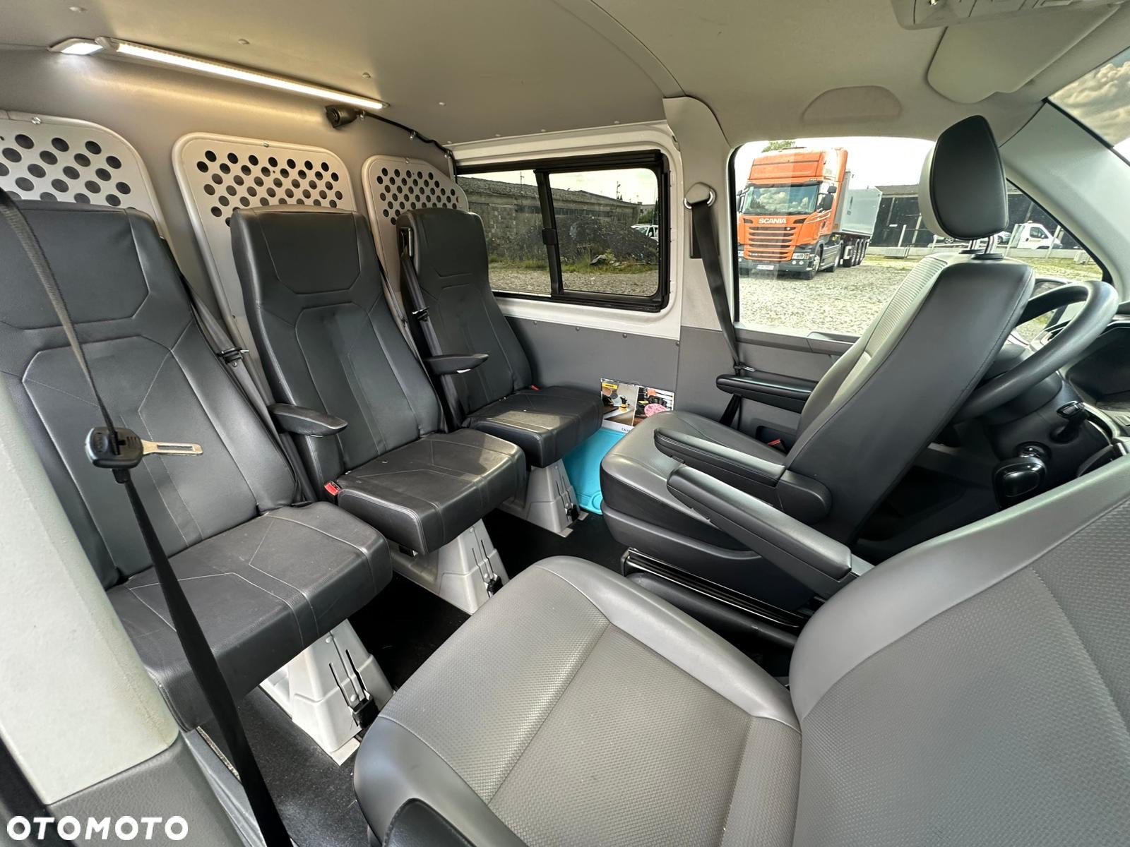 Volkswagen Transporter Caravelle TDI Kurz DSG - 11