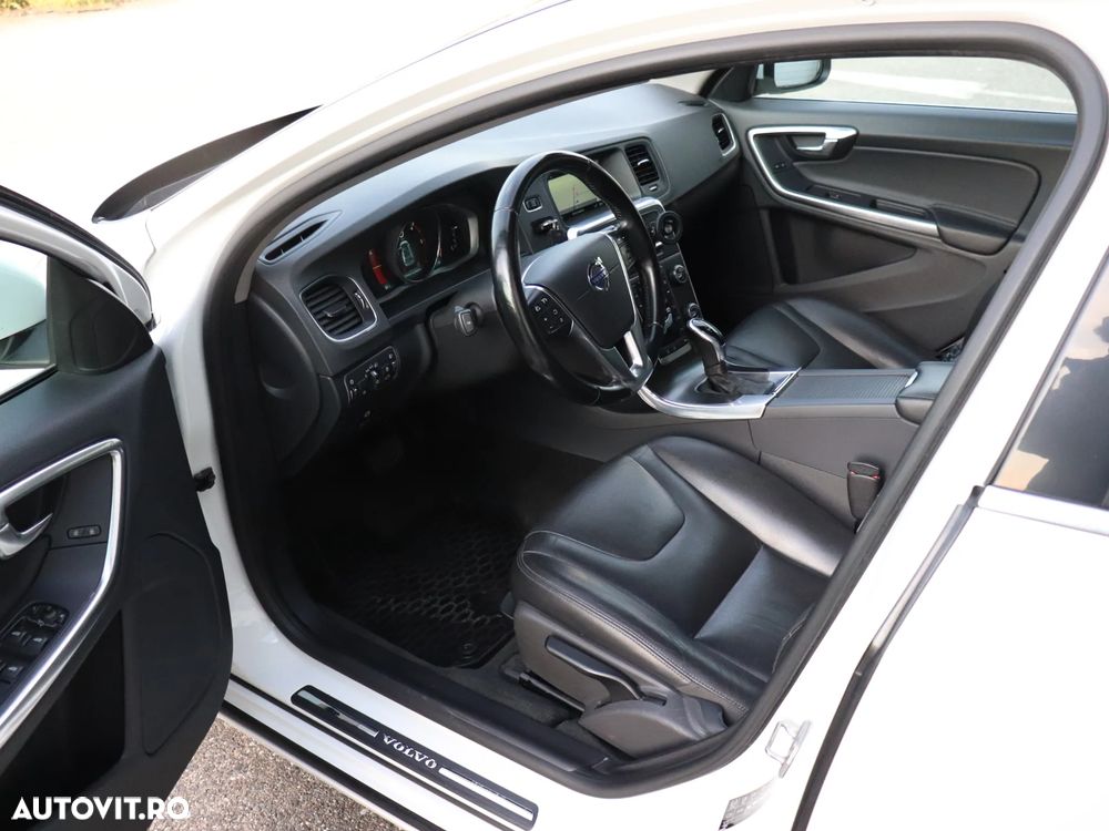 Volvo V60 D4 Geartronic Momentum - 4