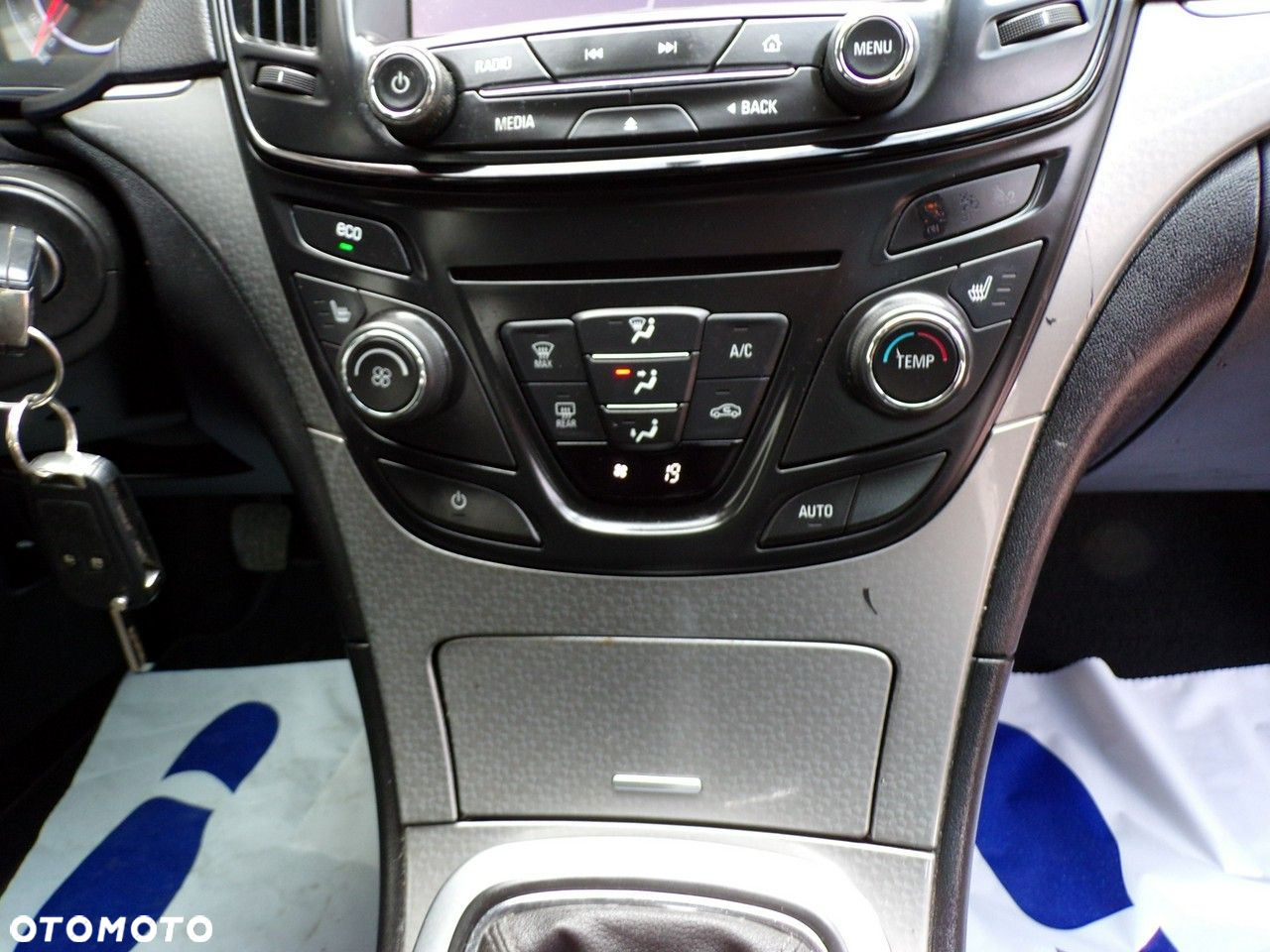 Opel Insignia - 22