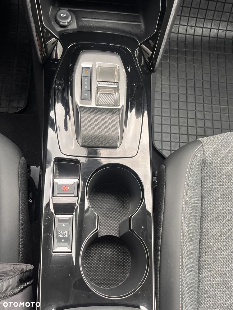 Peugeot 208 - 17