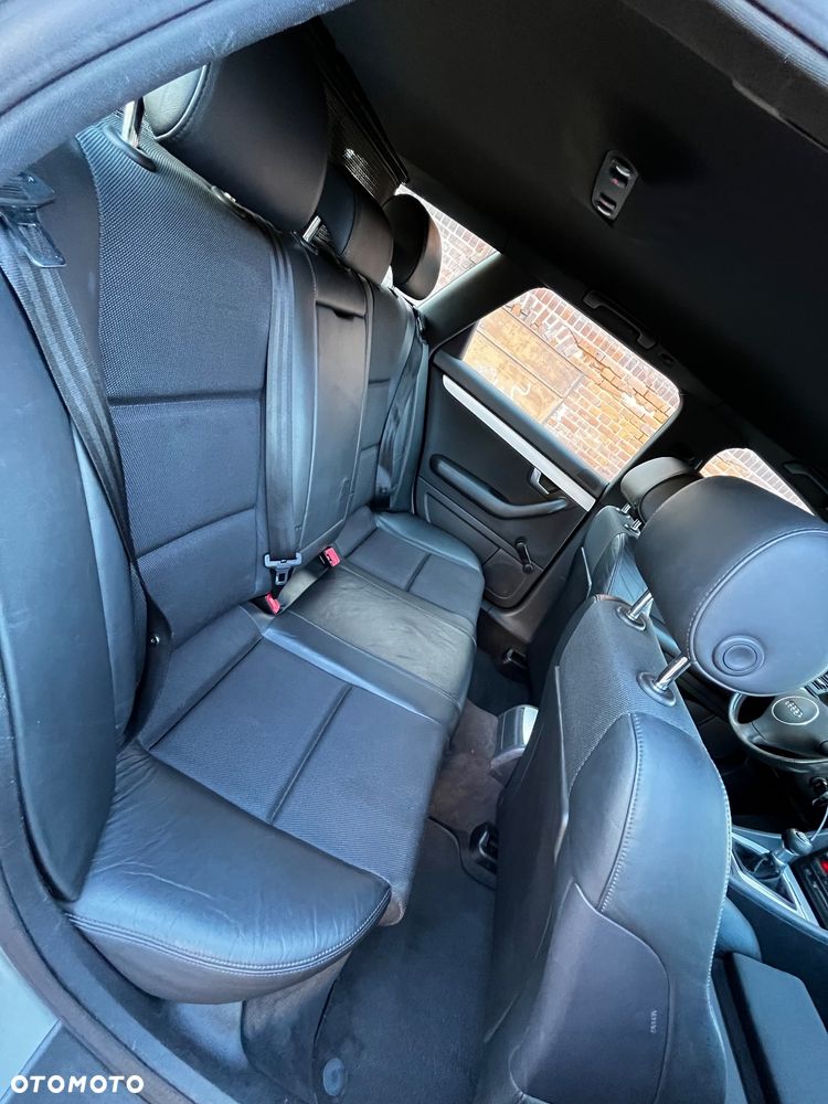 Audi A4 Avant 1.8 T quattro - 13