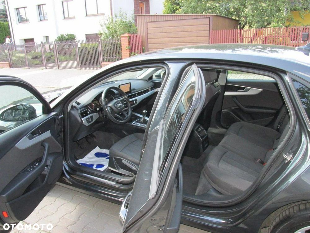 Audi A4 Limousine 1.4 TFSI Design - 16