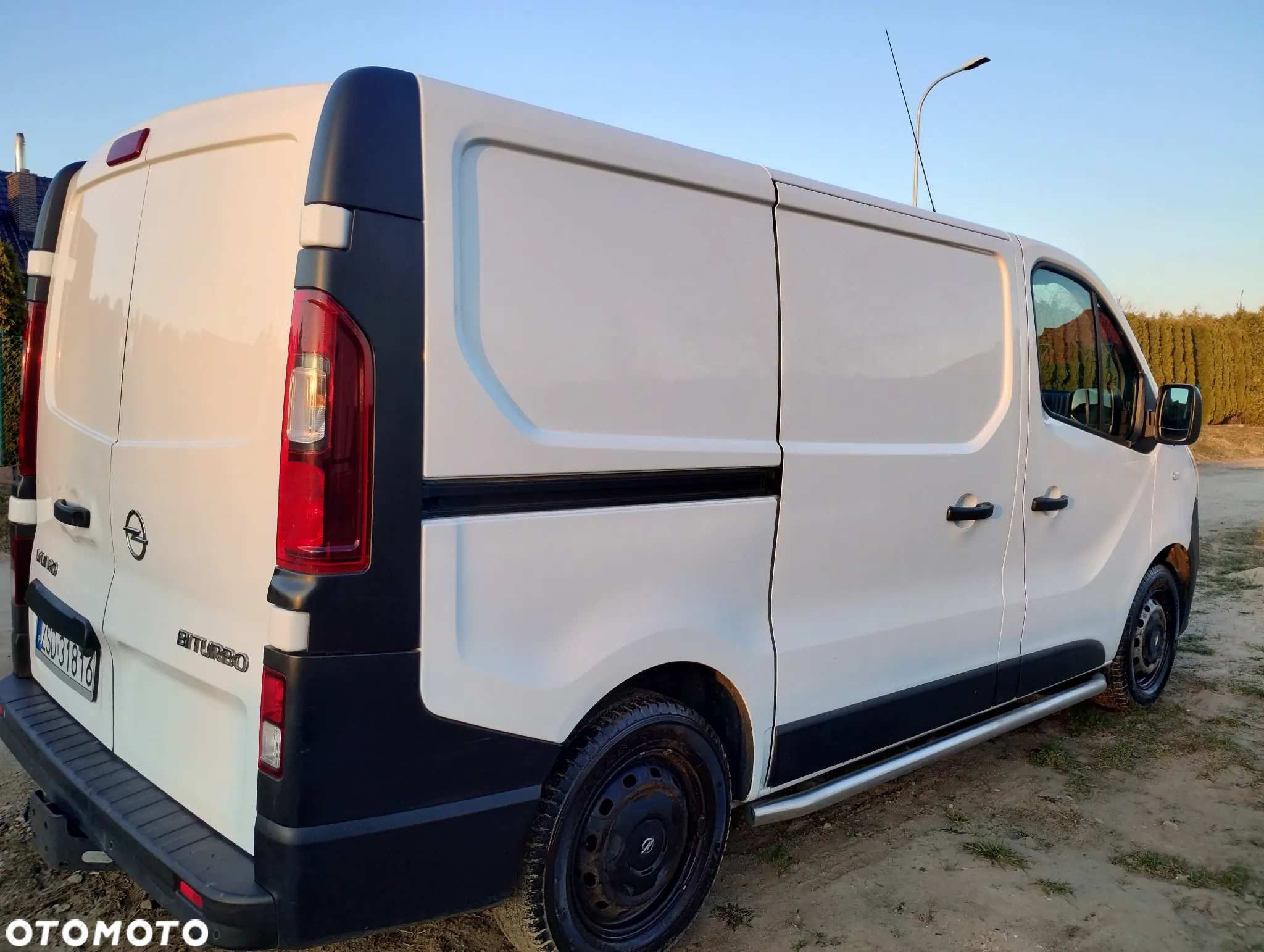 Opel Vivaro - 4
