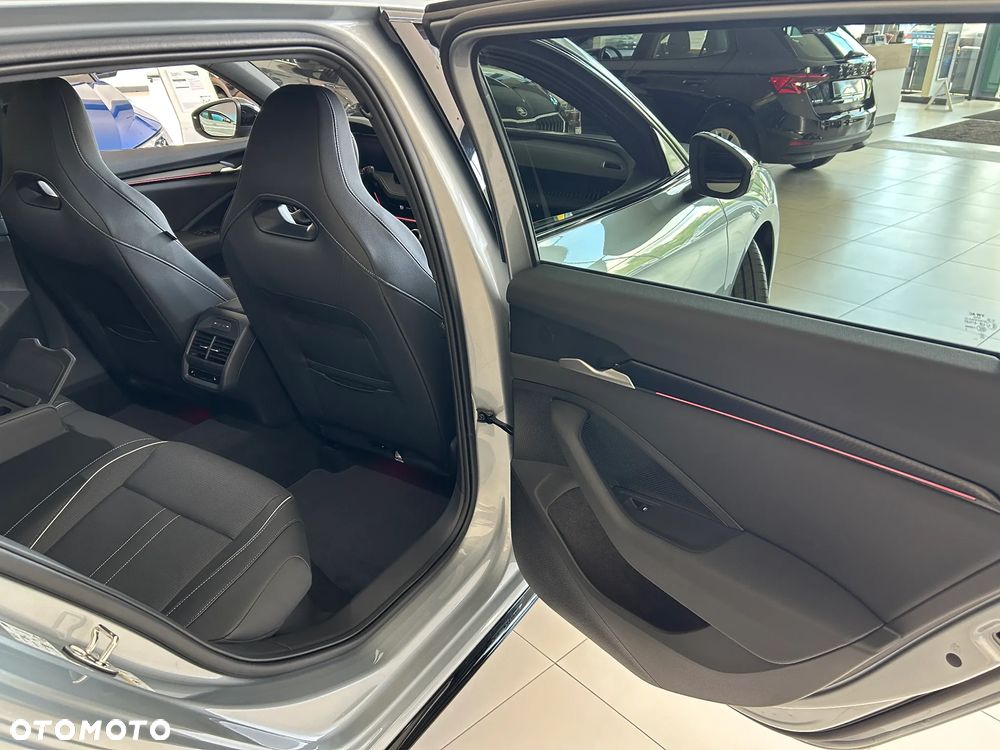 Skoda Superb 2.0 TDI SCR 4x4 Sportline DSG - 13