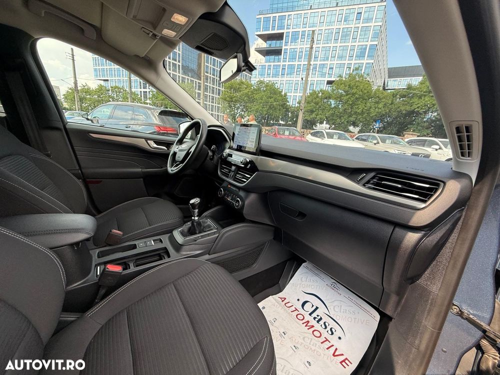 Ford Kuga - 27