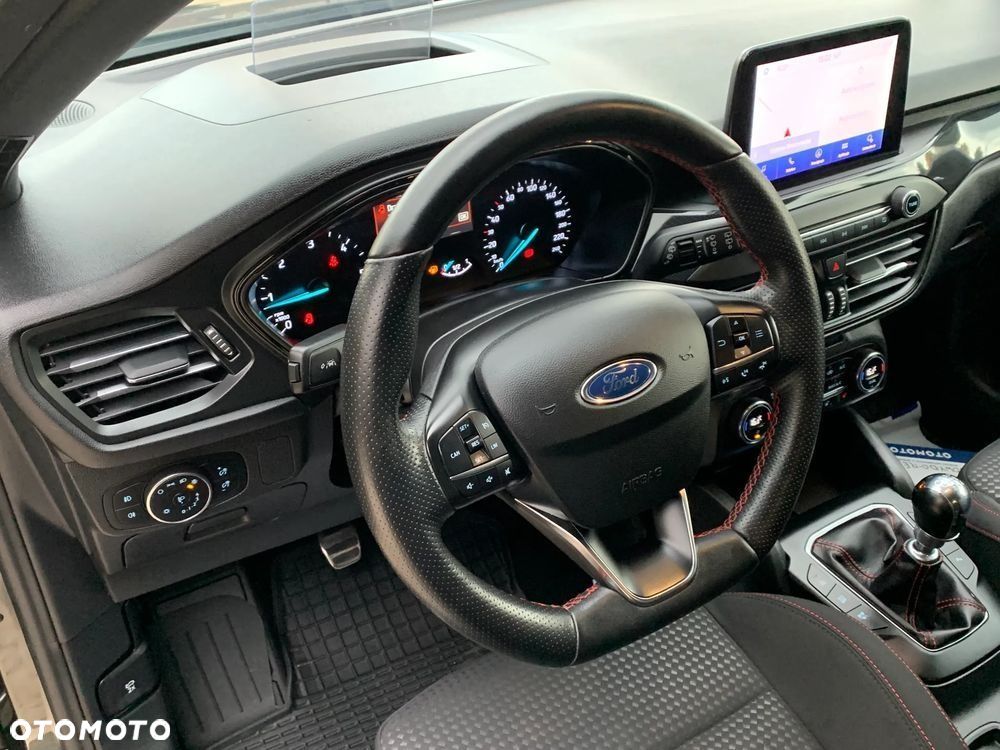 Ford Focus 1.5 EcoBlue Start-Stopp-System ST-LINE DESIGN - 19