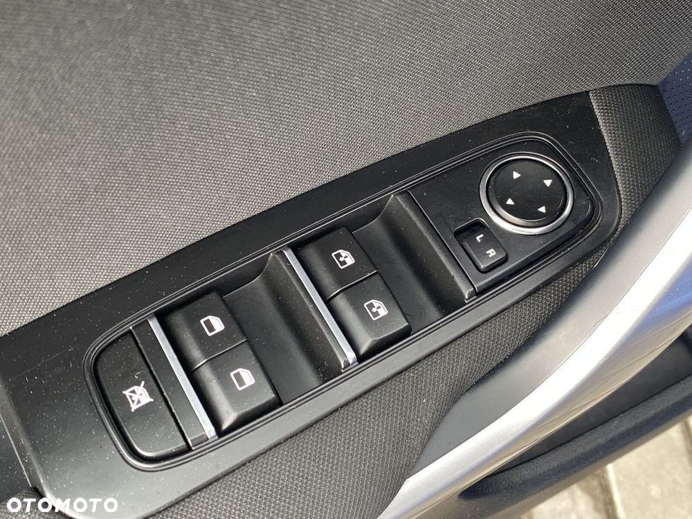 Kia Ceed - 12