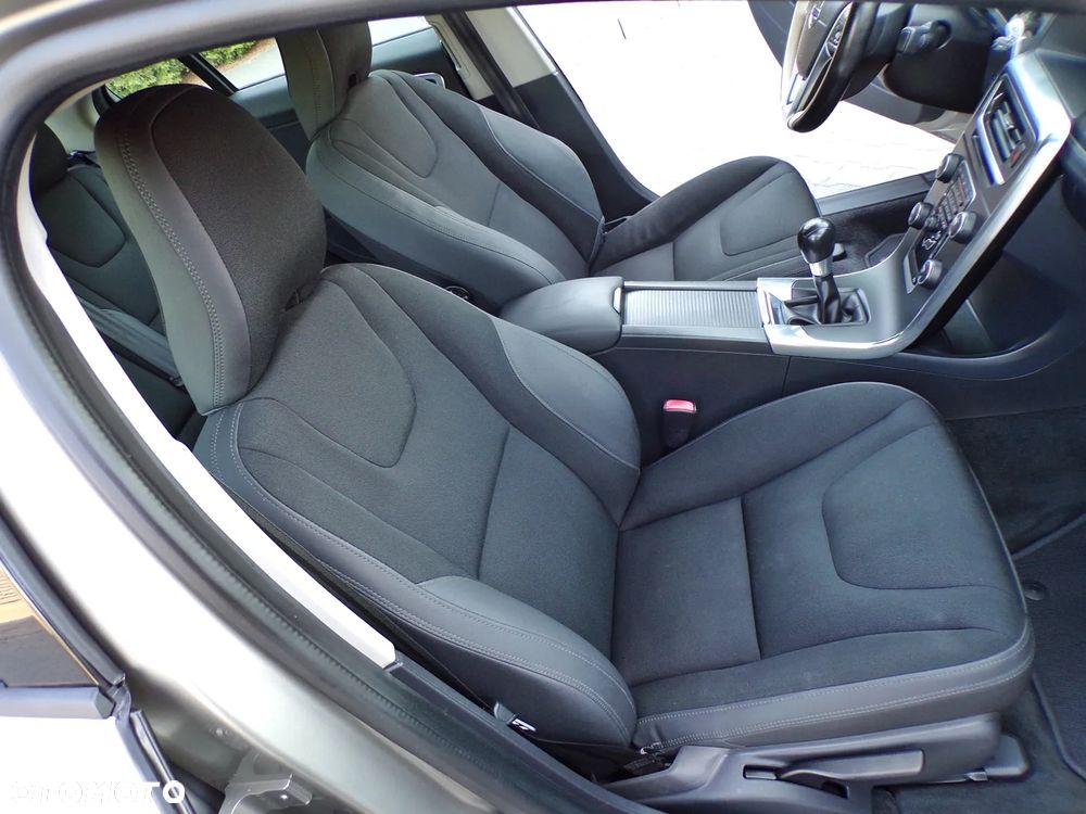 Volvo S60 D4 Summum - 25