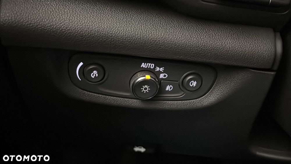 Opel Insignia 2.0 CDTI Business Elegance S&S - 28