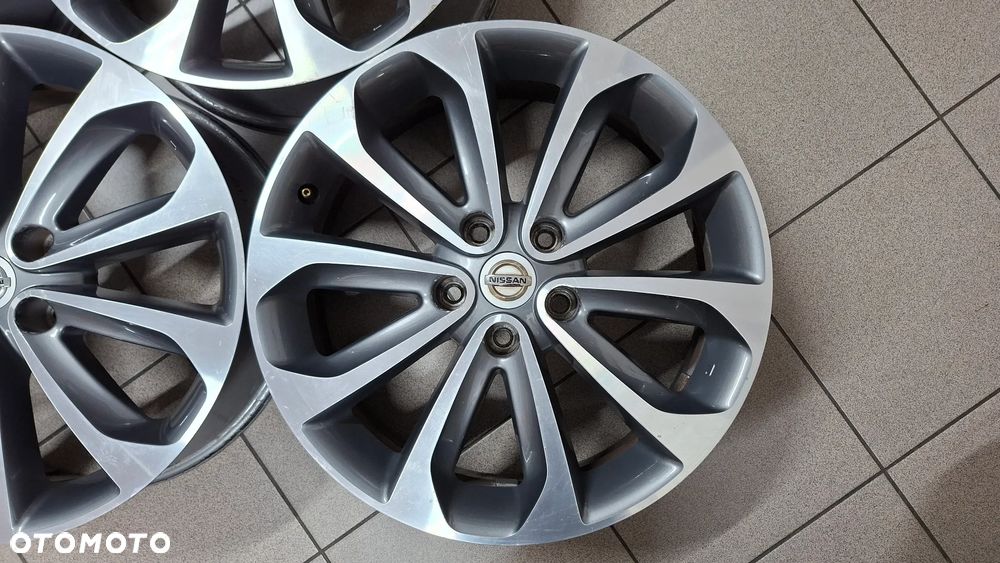 Felgi Aluminiowe 18 Nissan Qashqai 5x114.3 ET 40 - 5