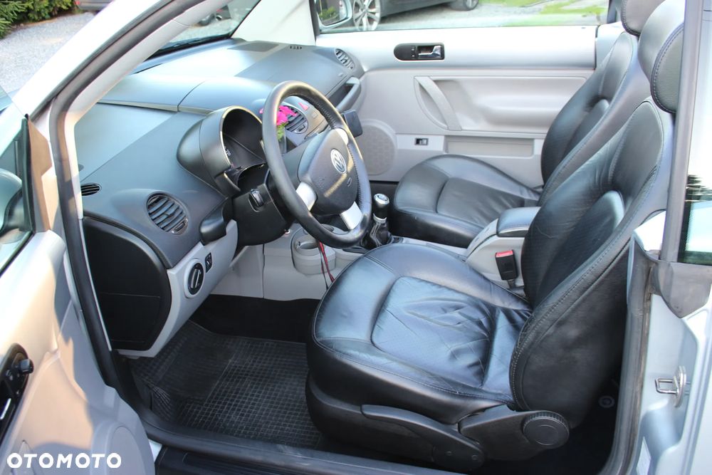 Volkswagen New Beetle - 32