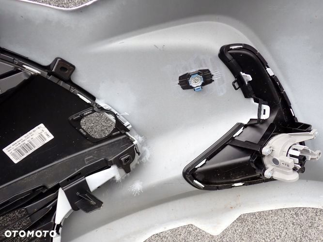 TOYOTA YARIS IV zderzak przedni przód pod pdc - 12