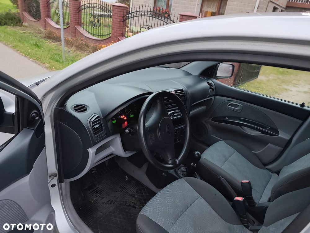 Kia Picanto - 8