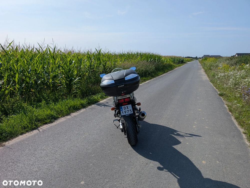 Yamaha FZS - 4