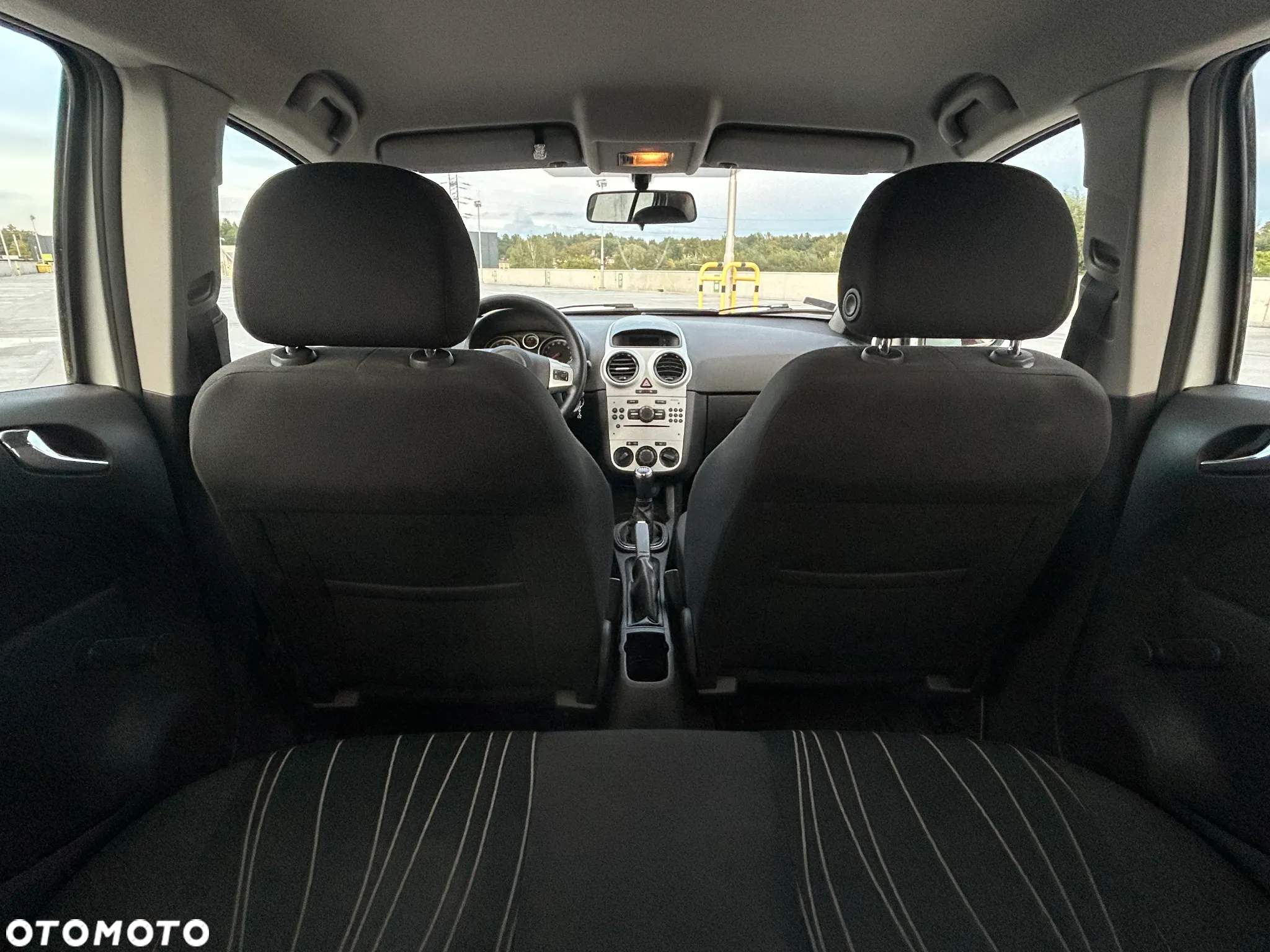 Opel Corsa 1.2 16V - 12