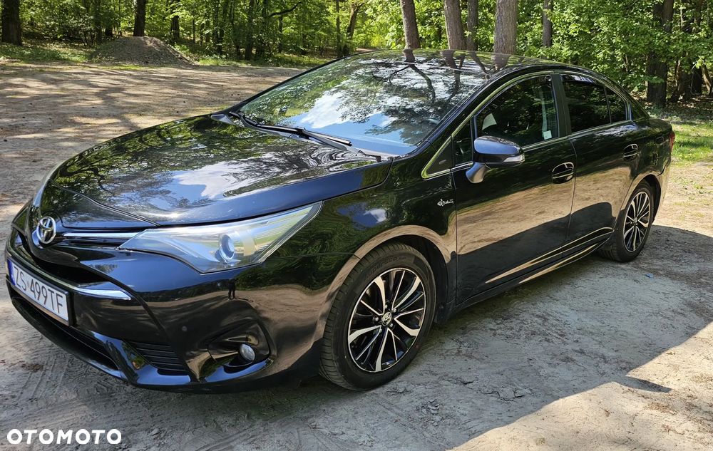 Toyota Avensis 2.0 D-4D Selection - 13
