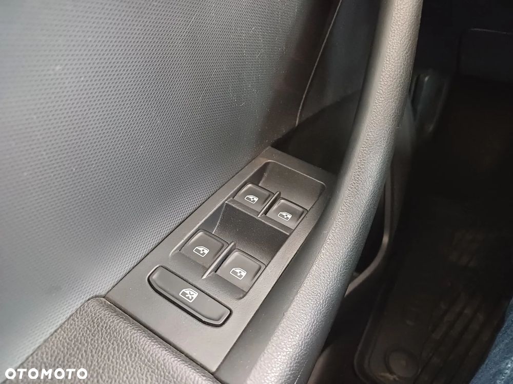 Skoda RAPID 1.6 TDI DPF Ambition - 14