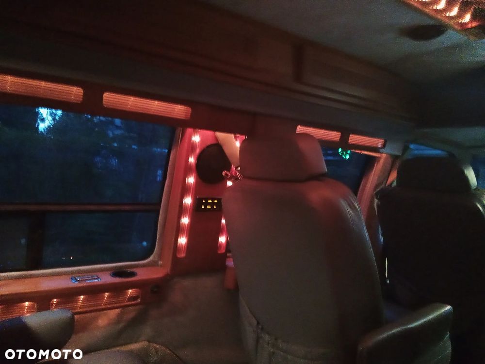 Chevrolet Astro - 21