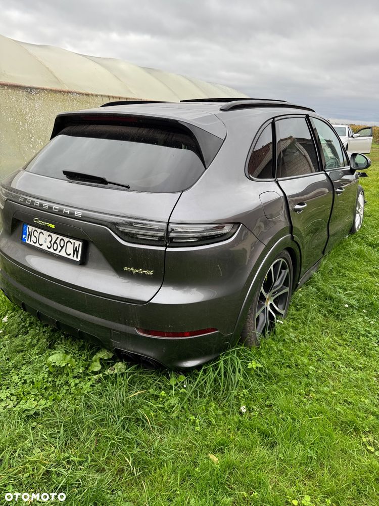 Porsche Cayenne E-Hybrid Platinum Edition - 2