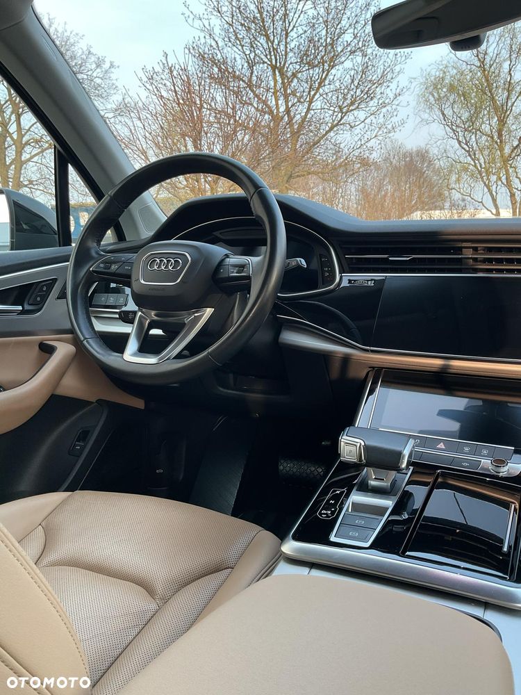 Audi Q7 - 8