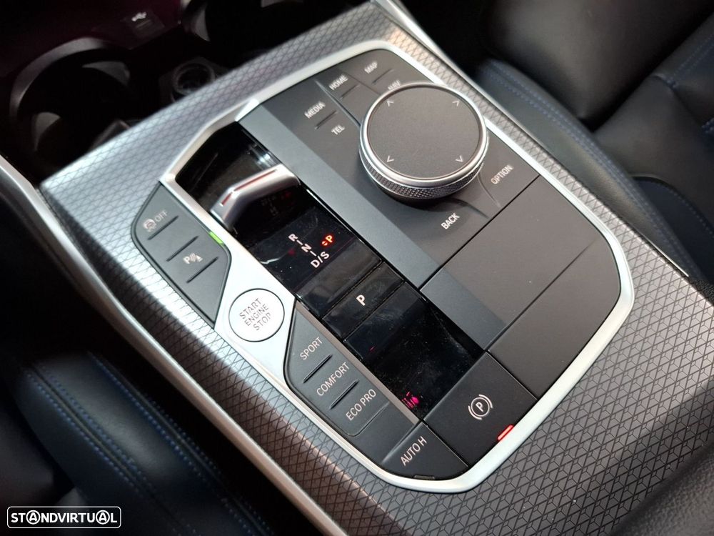 BMW 320 d Pack Desportivo M Auto - 21