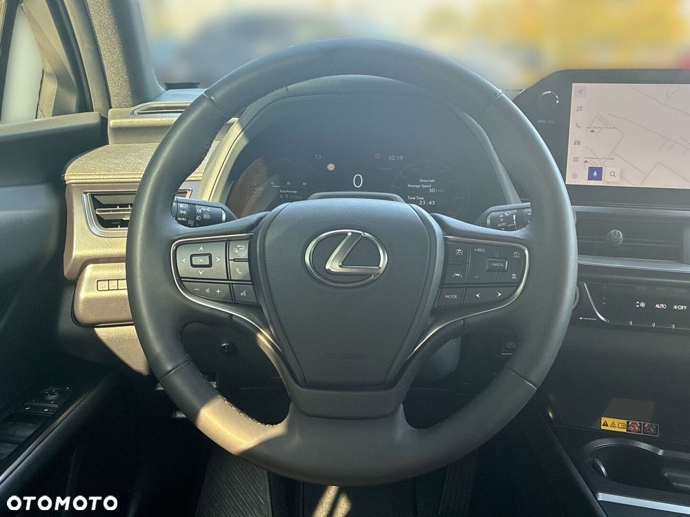 Lexus UX 300h F Sport Design AWD - 17