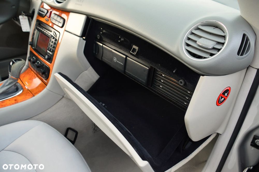Mercedes-Benz CLK 320 Elegance - 32
