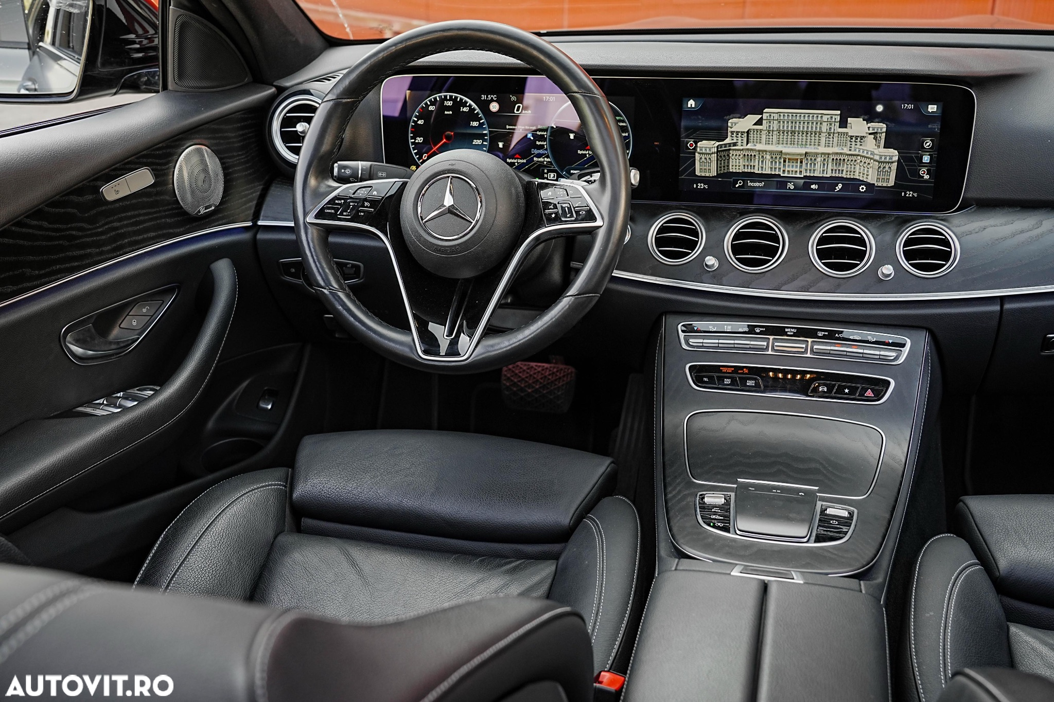 Mercedes-Benz E 200 4Matic T 9G-TRONIC AMG Line - 14