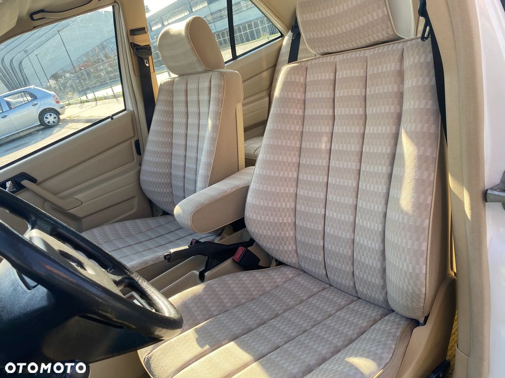 Mercedes-Benz W201 (190) - 22