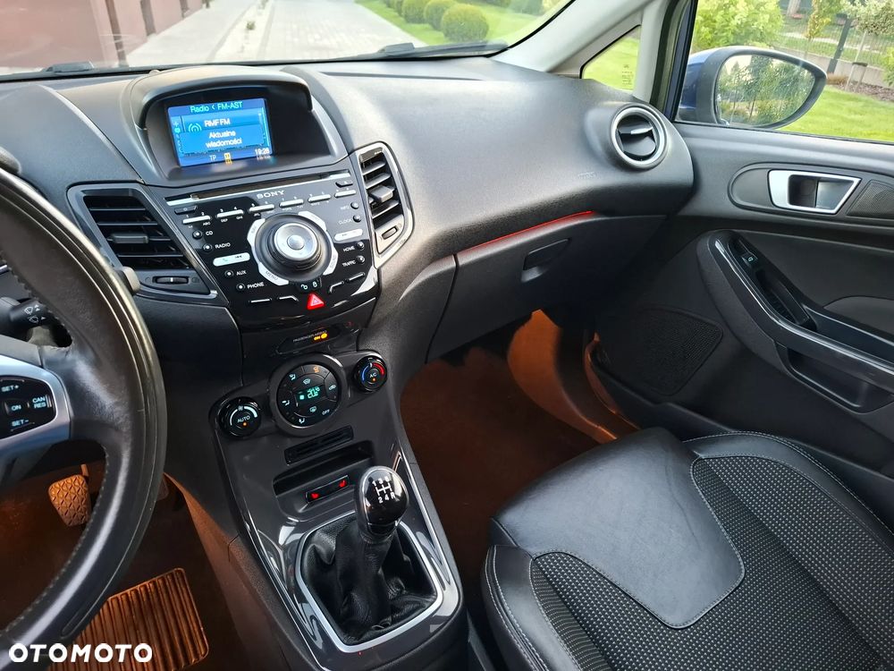 Ford Fiesta - 25