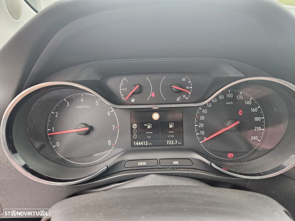 Opel Crossland X 1.2 T Innovation - 27