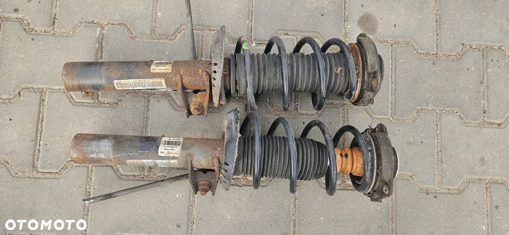 Amortyzator sprężyna lewy prawy przód przedni zwrotnica piasta wahacz drążek zacisk VW Golf 5 V kombi Jetta 1,4 TSI 2008r - 2