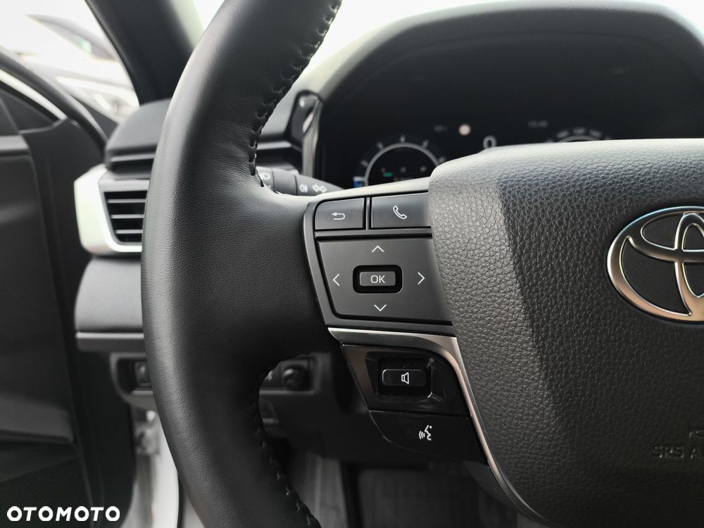Toyota Camry - 13