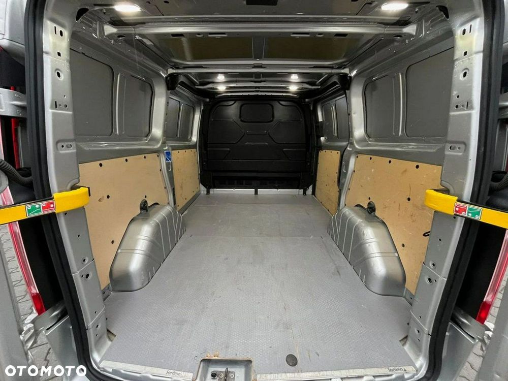 Ford Transit Custom - 13