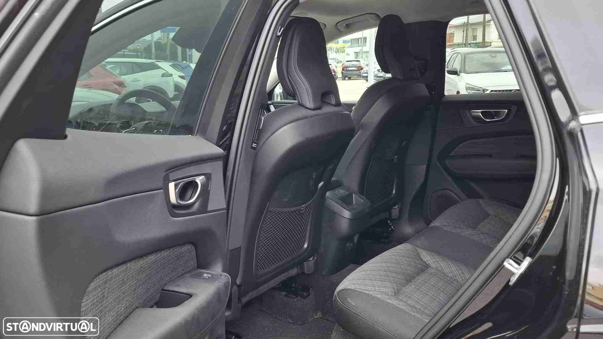 Volvo XC 60 2.0 B4 Core - 17