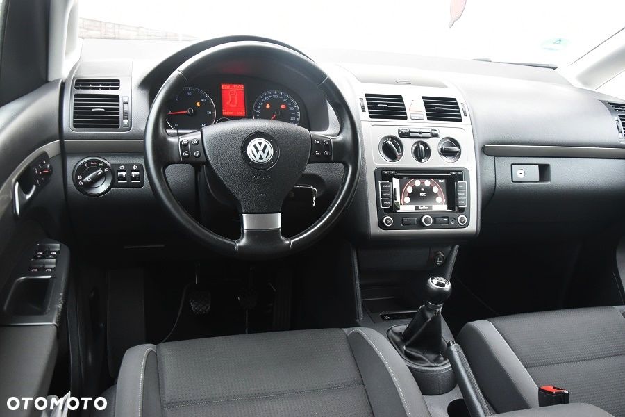 Volkswagen Touran 2.0 TDI DPF BlueMotion Technology Comfortline - 18