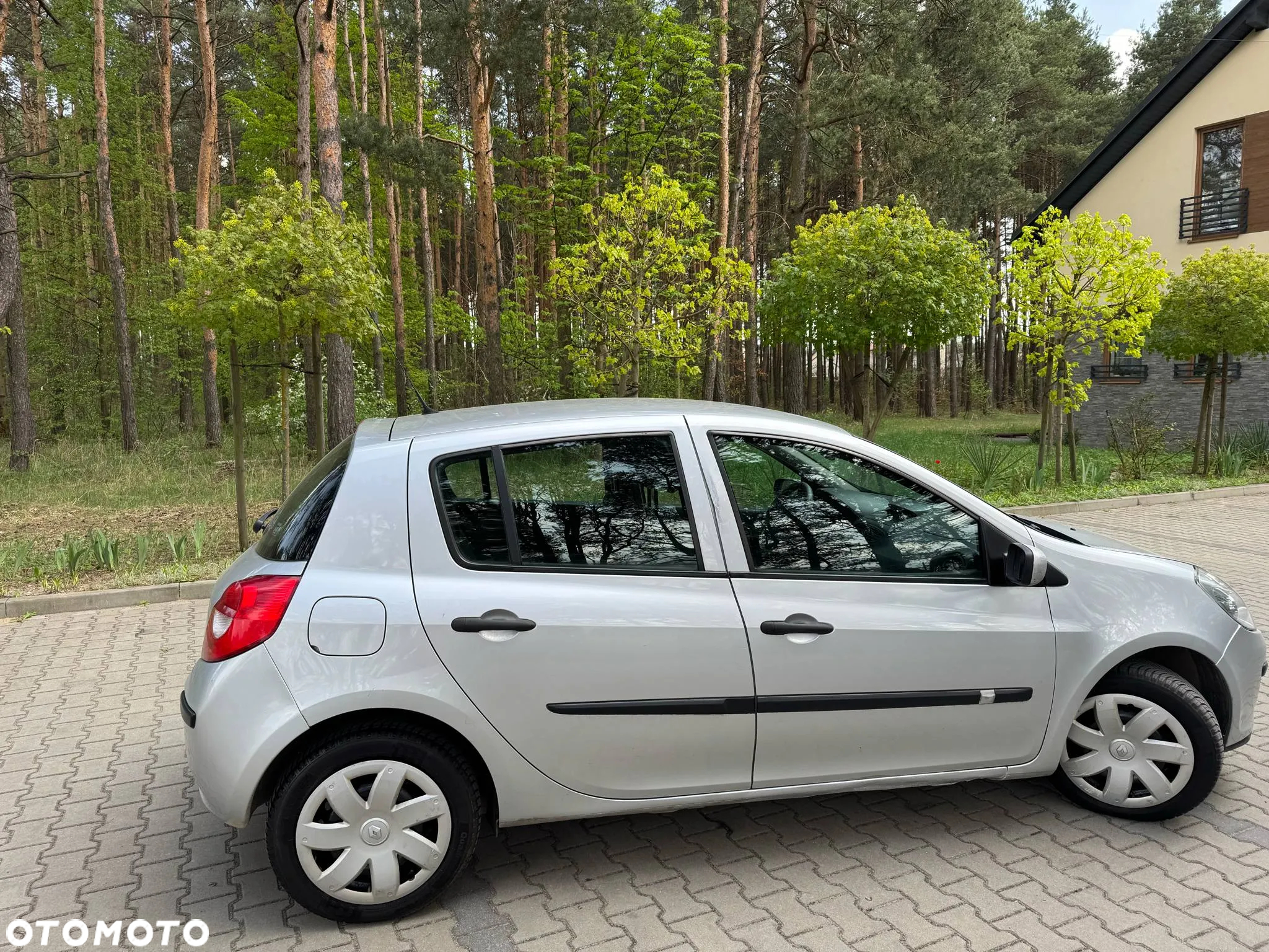 Renault Clio 1.2 16V Confort Privilege - 6