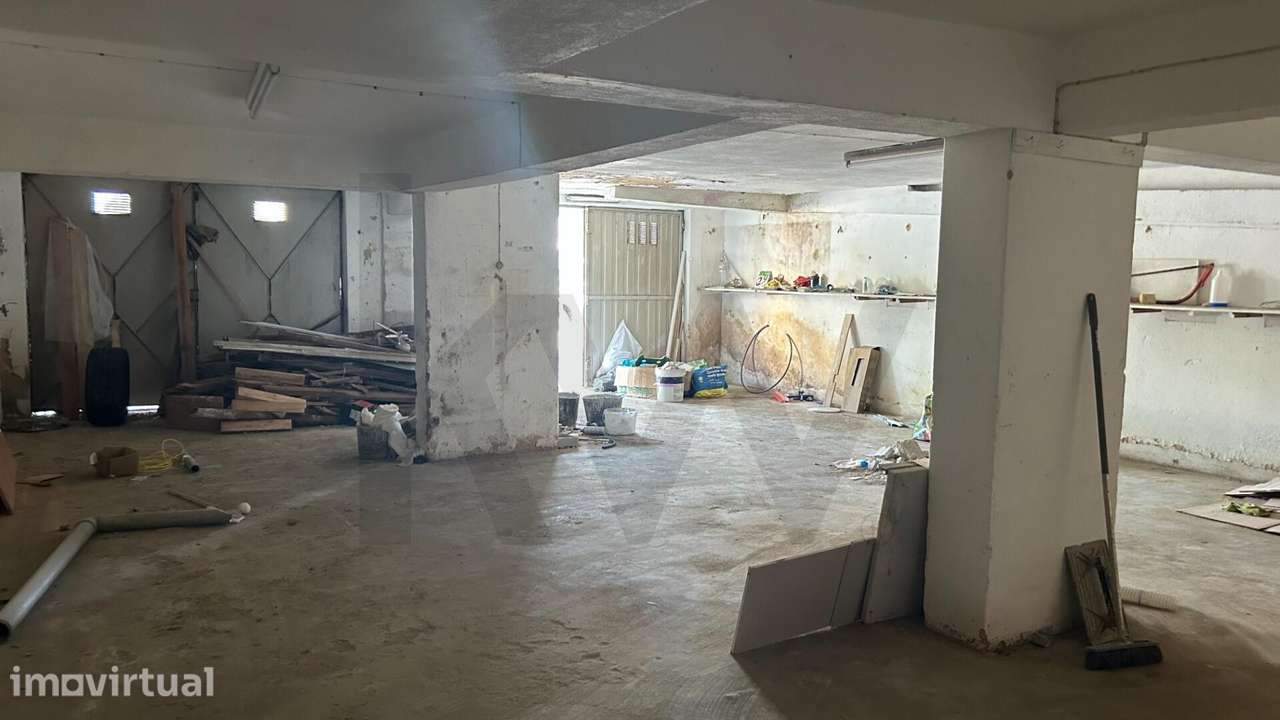 Garagem no Barreiro - Grande imagem: 4/15