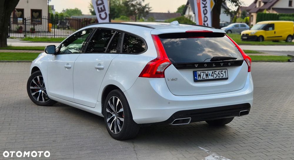 Volvo V60 D3 Momentum Core - 26